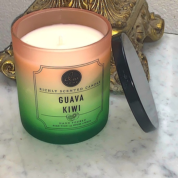 DW HOME CANDLE GUAVA KIWI RICHLY SCENTED 9.2 oz NEW 1 WICK - Picture 2 of 3